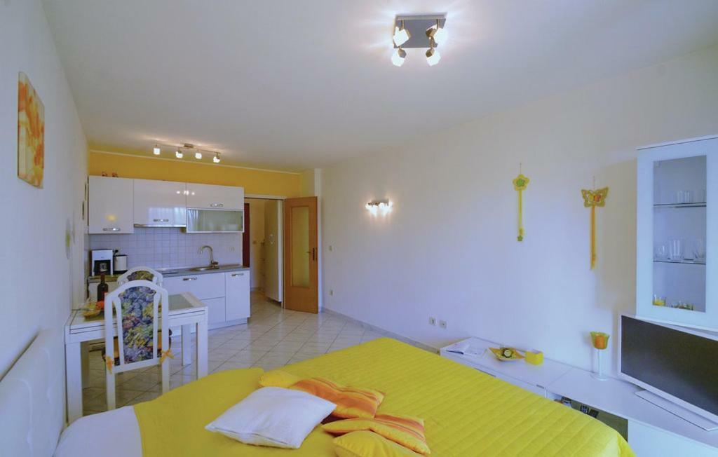Apartment Rosana Рабац Екстериор снимка